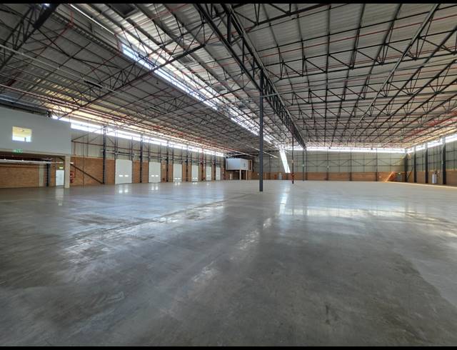 8,315M² WAREHOUSE TO LET IN AIRPORT PARK